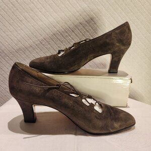 Salvatore Ferragamo Oxford Lace Up Brown Suede Pumps Womens Size 7B  Corpcore